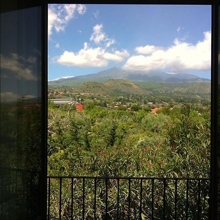 Villa Bonaccorso - Antica E Maestosa Villa Con Piscina Ai Piedi Dell'Etna วิอากรานเด ห้อง รูปภาพ